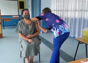 Trabajadores de Fundación Integra se suman al proceso de vacunación contra el COVID – 19.