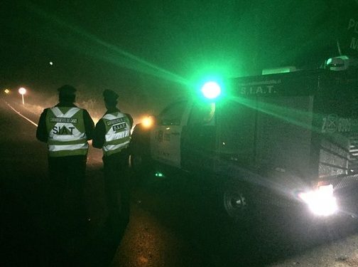 Carabineros de la SIAT realiza peritajes tras atropello con resultado de muerte en Puerto Chacabuco.