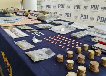 PDI y Fiscalía desarticulan banda que traficaba cocaína, marihuana, éxtasis, LSD y hongos alucinógenos.