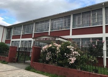 Educación Municipal de Aysén inicia proceso de licitación por 800 millones de pesos para mejorar infraestructuras educativas.
