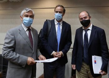 Senador Sandoval llamó a construir un gran acuerdo nacional en materia de viviendas sociales.