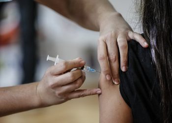 Esta semana se inició vacunación contra el COVID-19 a embarazadas.