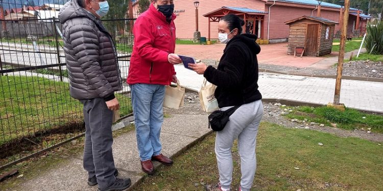Coordinación de instituciones gubernamentales ayudó a vecinos/as a acceder a beneficios de la Red de Protección Social