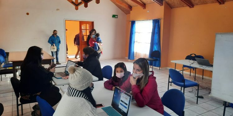 Vecinos de Puerto Aysén valoran presencia territorial de la Red de Protección Social