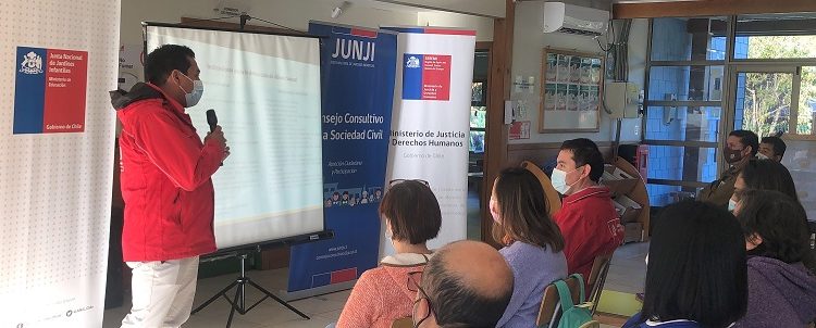 Raúl Marín Balmaceda: Comunidad recibe charla en prevención de delitos sexuales en niños y niñas