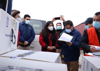 Intendencia y Seremi de Salud recepcionaron casi 6 mil dosis contra el Covid-19