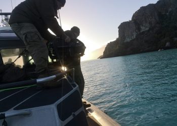 Con avanzada tecnología Carabineros del GOPE continúa búsqueda de ciudadano desaparecido en Lago General Carrera