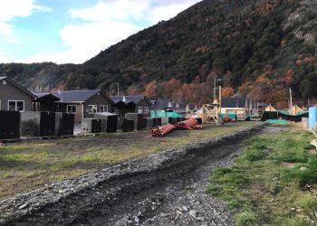 Avanzan obras de instalación eléctrica soterrada para las 22 viviendas de Villa O’Higgins