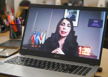 Ministra Rubilar se reúne con alcaldes de la región de Aysén para dar a conocer alcances de IFE Universal