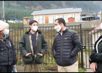 Diputado Calisto y alcalde electo de Coyhaique Carlos Gatica se reúnen con vecinos de ampliación de Villa el Divisadero por demora en el retiro de basura domiciliaria