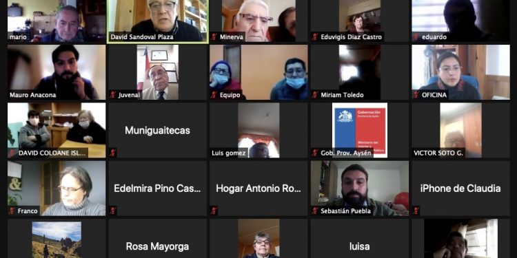 Adultos mayores de toda la región participaron de encuentro virtual con Senador Sandoval