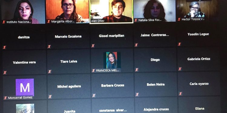 Jóvenes de la región participan en talleres de INJUV enfocados en la salud mental