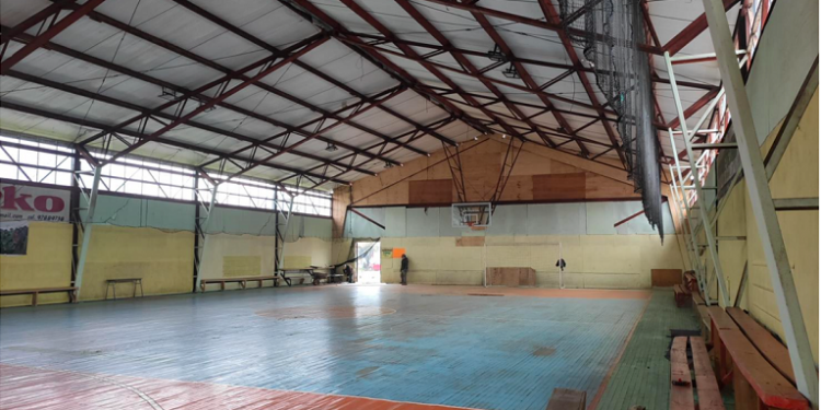 Concejo Municipal de Aysén aprueba más 250 millones de pesos para mejorar infraestructuras del Gimnasio Nalcayec y Deportivo Condell.