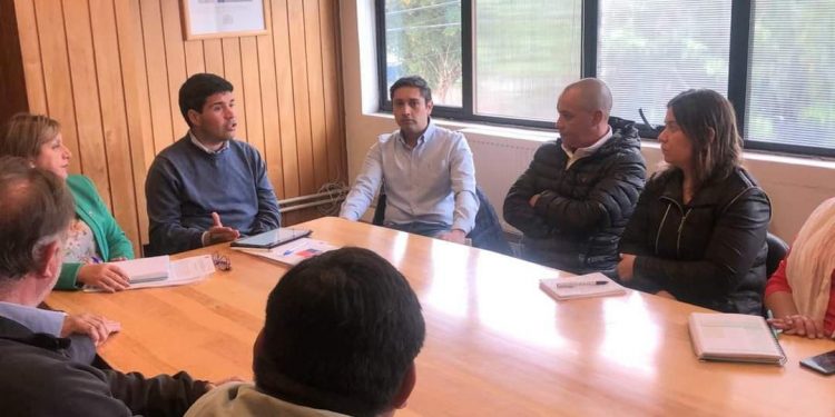 Diputado Calisto y apoderados celebran confirmación del traspaso de terrenos para construcción de nuevo edificio de la Escuela España