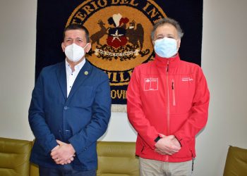 Gobernador Provincial de Aysén sostiene importante reunión con Alcalde de la comuna