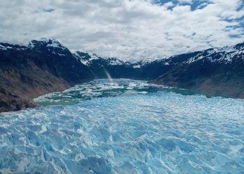 MOP firma convenio de cooperación con el Instituto Chileno de Campos de Hielo para fines científicos