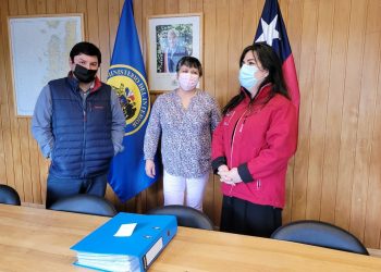 Intendenta Ossa firma convenio con tutoras del Programa Residencia Familiar Estudiantil de Junaeb