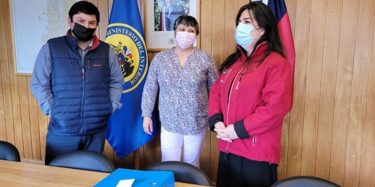 Intendenta Ossa firma convenio con tutoras del Programa Residencia Familiar Estudiantil de Junaeb
