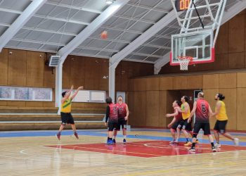 Edelaysen se sumó a campeonato de básquetbol que homenajeó a profesores de Futaleufú