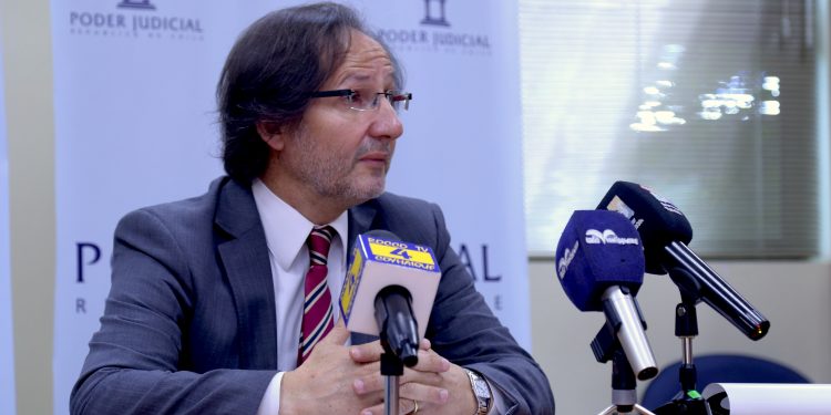 Ministro Álvaro Mesa Latorre procesa a carabineros (R) por homicidio calificado en Puerto Aysén en 1985