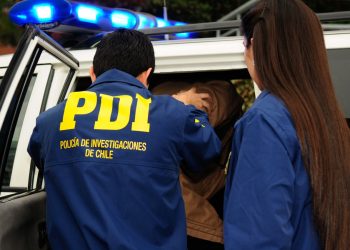 PDI recupera teléfono celular y vehículo motorizado, deteniendo a dos personas por receptación