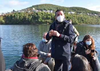 Municipio de Aysén se desplegó en terreno en intensa jornada con los vecinos de Islas Huichas