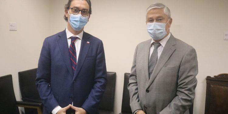 En reunión con senador Sandoval, Ministro de Educación destaca trabajo de autoridades y comunidades educativas de la región de Aysén para retorno presencial a clases 