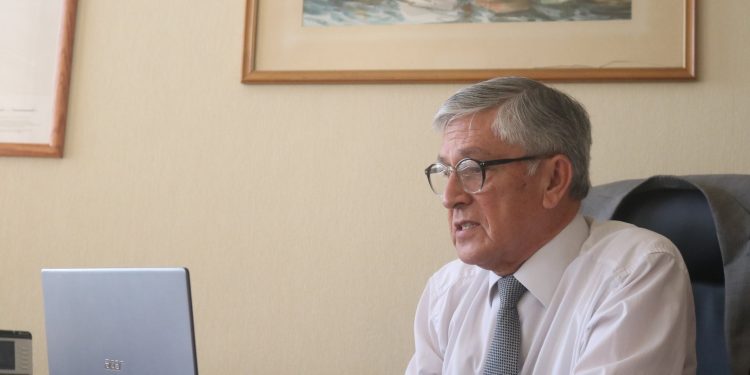 Senador Sandoval rechaza posible intención de la OMS de declarar a la vejez como una enfermedad 