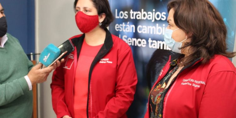 25 becas entregan Talento Digital para Chile y Sence en la Región de Aysén para personas sin empleo o independientes