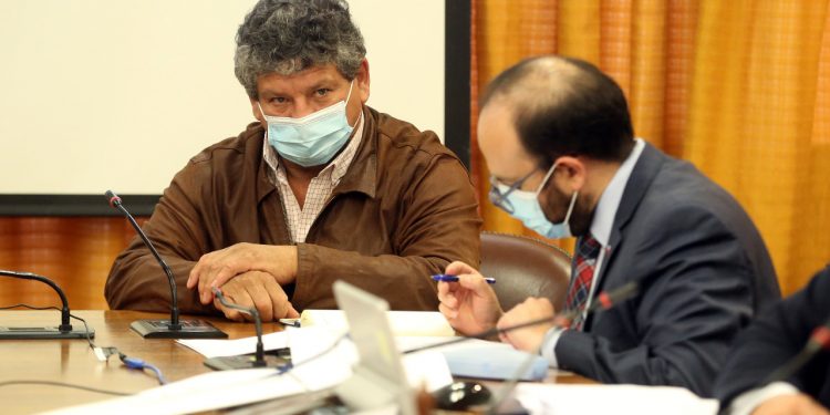 Diputado Alinco entrega su apoyo a proyecto que incluye Covid-19 en planes Auge, GES y Ley «Ricarte Soto»
