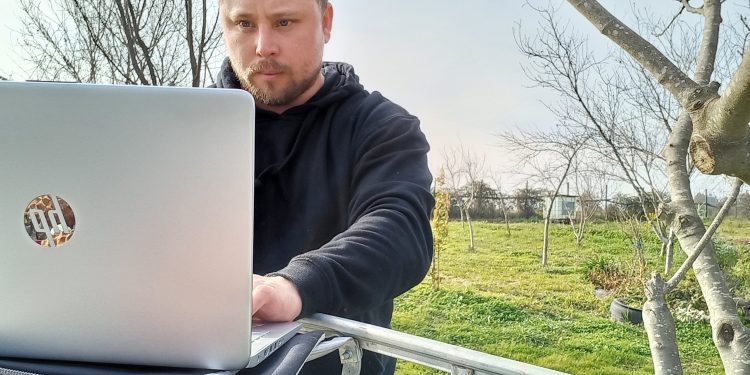 Fundación para la Innovación Agraria entrega a 14 jóvenes rurales un computador para que continúen el desarrollo de sus proyectos