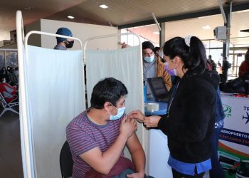 Seremi de Salud habilita módulo de vacunación contra el COVID-19 en aeropuerto de Balmaceda 