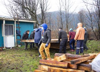 Municipio de Aysén desarrolló la entrega de vivienda de emergencia a vecina del sector Camino Viejo