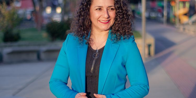 Precandidata a diputada invita a participar de la consulta ciudadana de este sábado