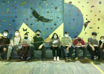 Jóvenes de Balmaceda participan en talleres de escalada financiados por INJUV Aysén