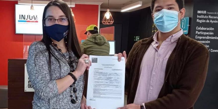 INJUV firma convenio de cooperación enfocado en la salud mental de la comunidad juvenil regional
