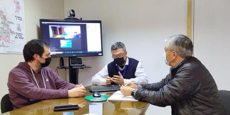 Senador Sandoval se reunió con director del Hospital Regional por unidad de hemodinamia 