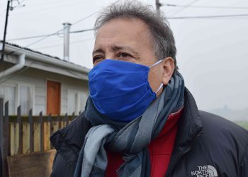 Delegado Presidencial Provincial Aysén visita centro de vacunación en el inicio de la dosis de refuerzo