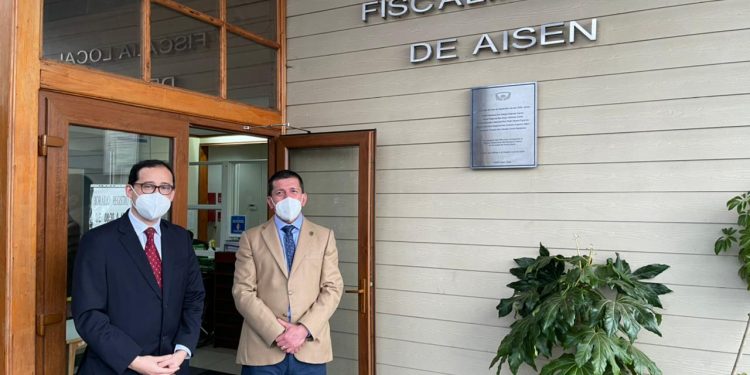 Alcalde Julio Uribe ingresó denuncia a Fiscalía para investigar posibles irregularidades en el DEM Aysén