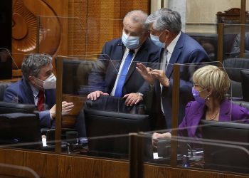 Senador Sandoval solicita se ponga en marcha plan de normalización de residencias informales que se dedican a la atención de personas mayores