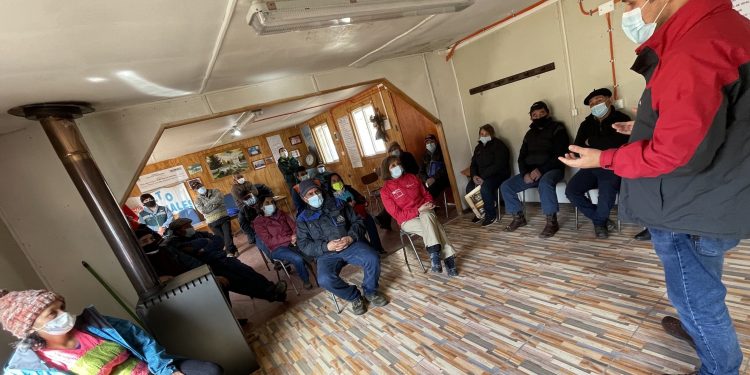 Vecino del sector Alto Mañihuales charlaron sobre principales irregularidades en la posesión de un bien raíz