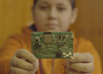 Más de 300 estudiantes de escuelas rurales aprendieron sobre tecnología electrónica con inédito programa en torno al Internet de las Cosas 