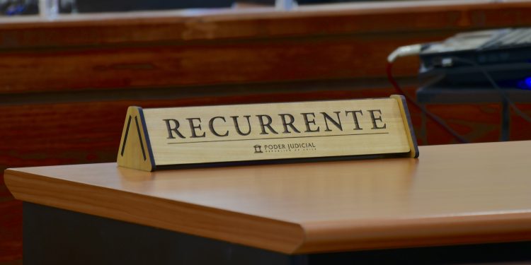 Corte de Apelaciones de Coyhaique ordena a Banco Santander restituir fondos sustraídos de tarjeta de crédito de clienta