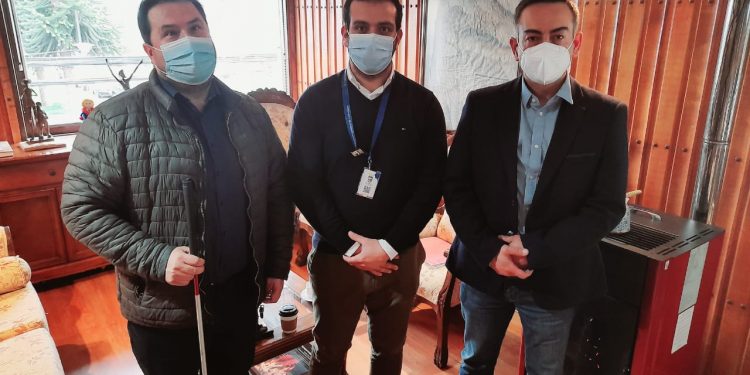 Ex candidatos se reúnen con alcalde de Coyhaique para presentar propuestas de generación de empleo