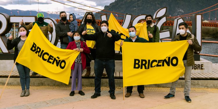 Jaime Briceño presentó su candidatura a diputado desde Puerto Aysén