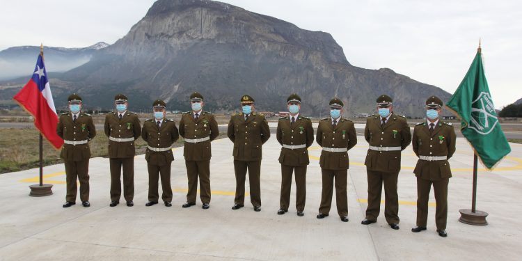 Con investiduras y la entrega de la medalla Honor y Lealtad Carabineros Aysén celebró el Día del Suboficial Mayor