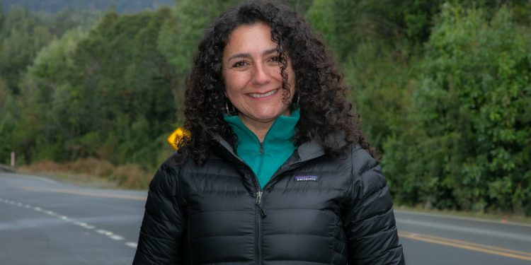 Candidata a diputada Karina Acevedo en visita a Lago Verde: «Hay que darle más atribuciones y herramientas al Servel»