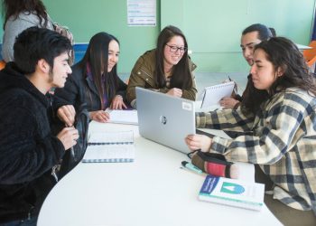 UAysén imparte preuniversitario gratuito a 310 jóvenes de 28 establecimientos de la región