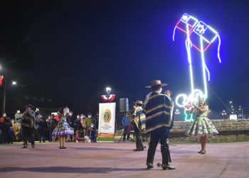 Municipio de Aysén da inicio a Fiestas Patrias con presentación de decoración comunal 