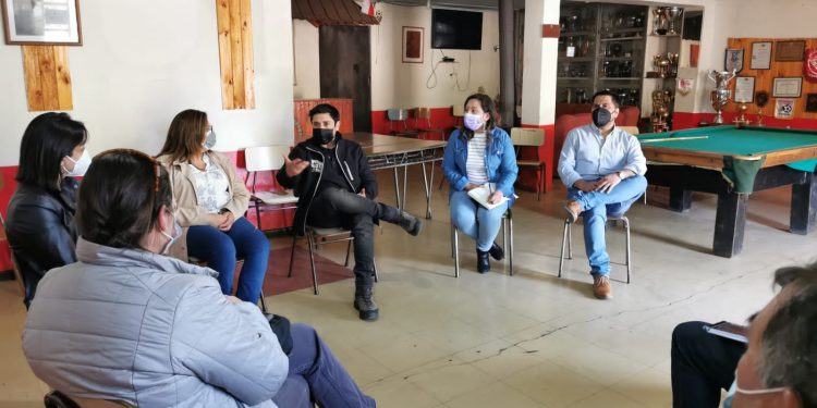 Diputado Calisto tras reunirse con vecinos y dirigentes por conectividad en Lago General Carrera: “Debemos pensar en una nueva barcaza que potencie la conectividad de Chile Chico”